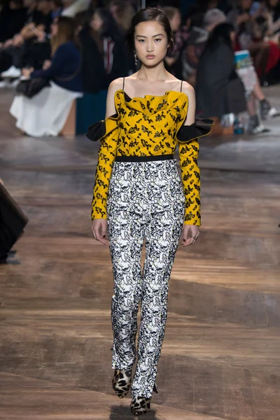 Look 23